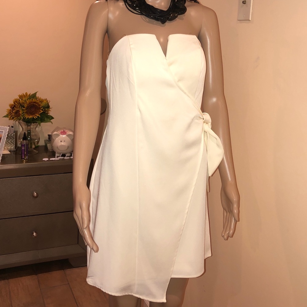 Dress - Picture 4 of 8